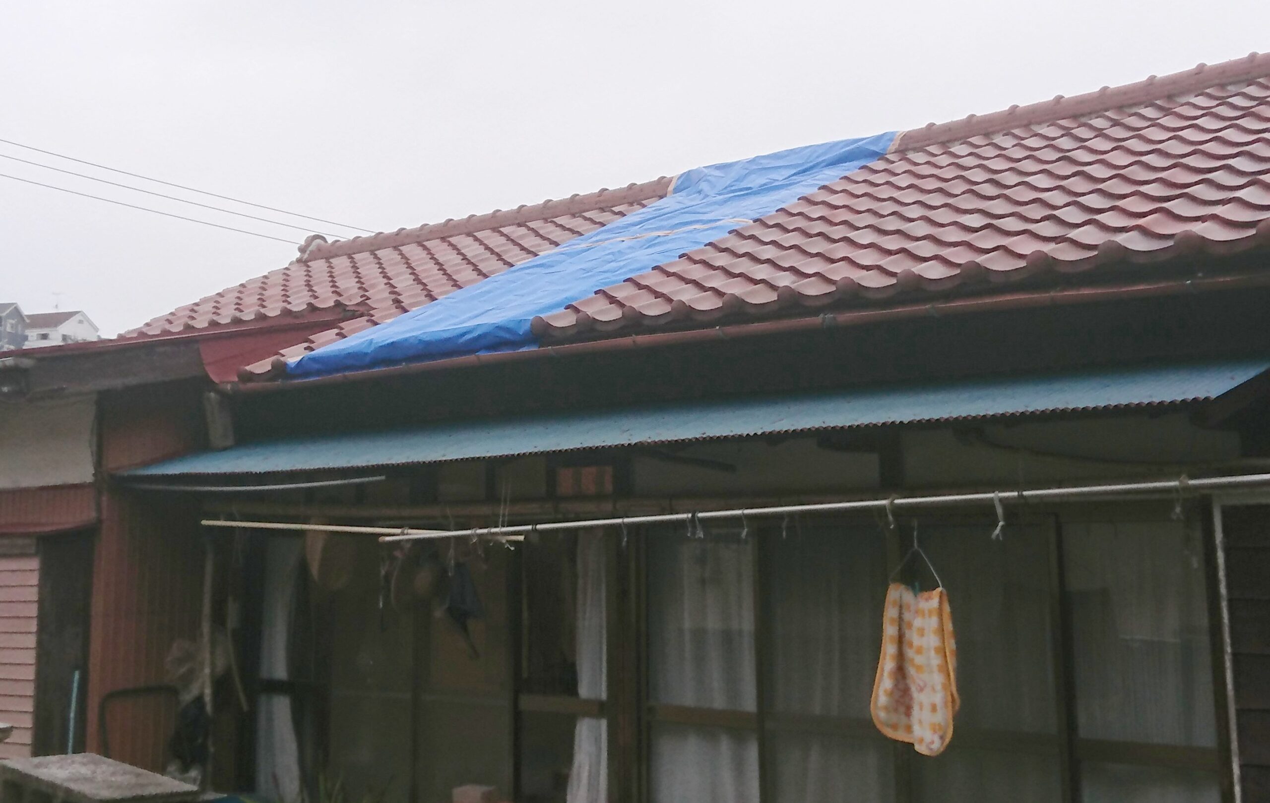 台風被害にあった屋根